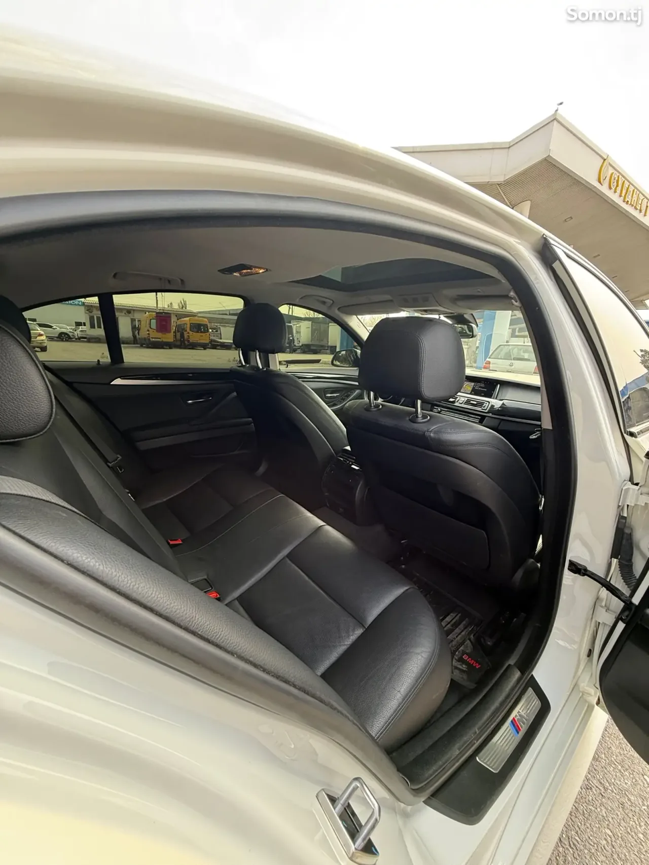 BMW 5 series 2016 · 2.0 AT