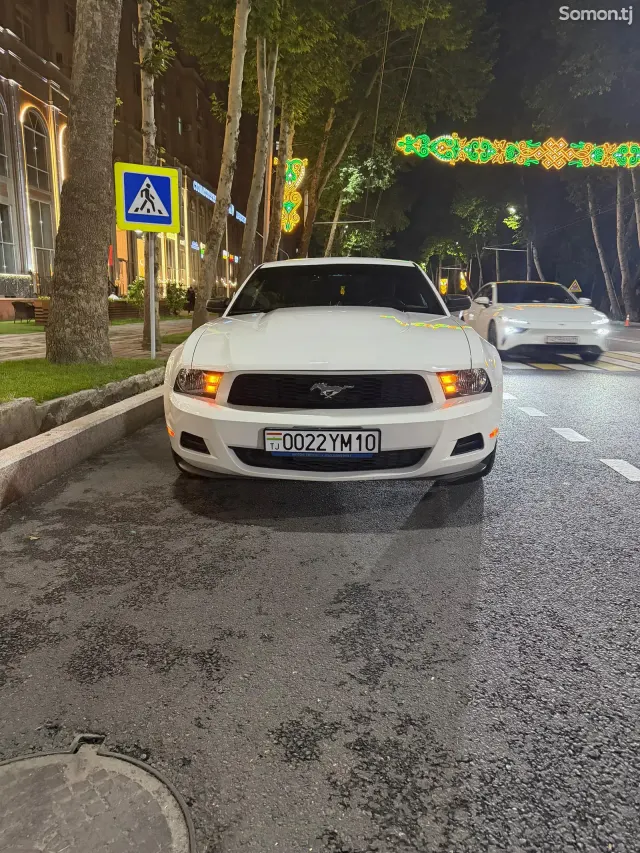 Ford Mustang 2011 · 2.8 AT