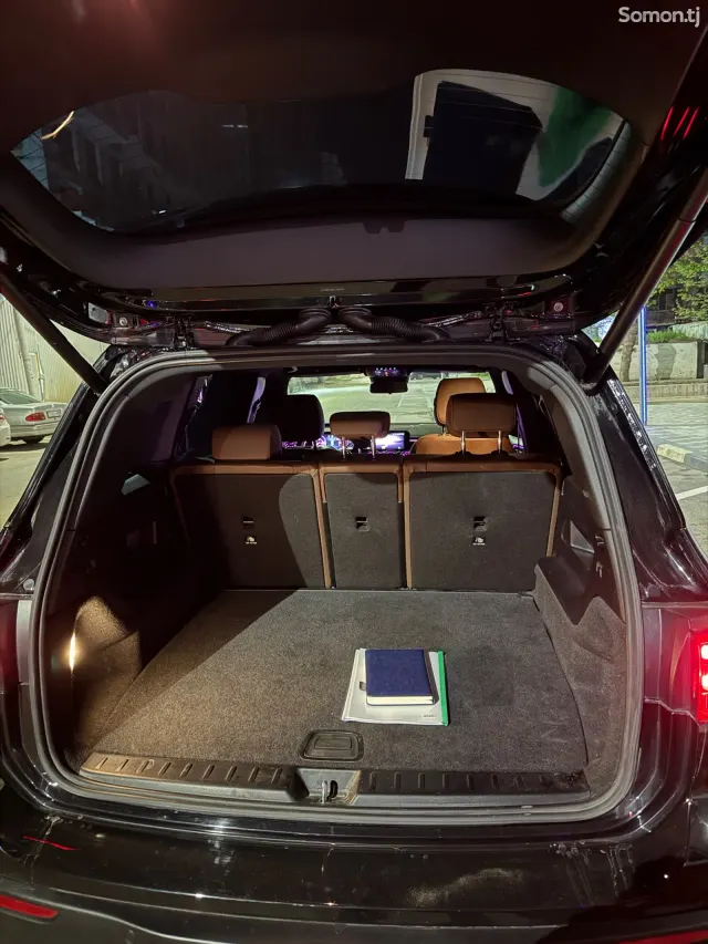 Mercedes-Benz EQB 2025 · AT