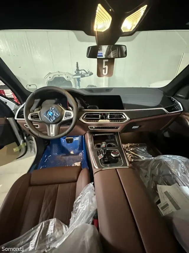 BMW X5 2023 · 4.4 AT