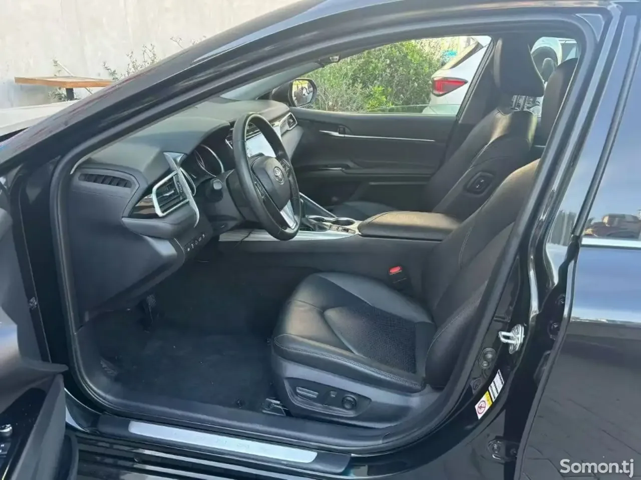 Toyota Camry 2018 · 2.5 AT