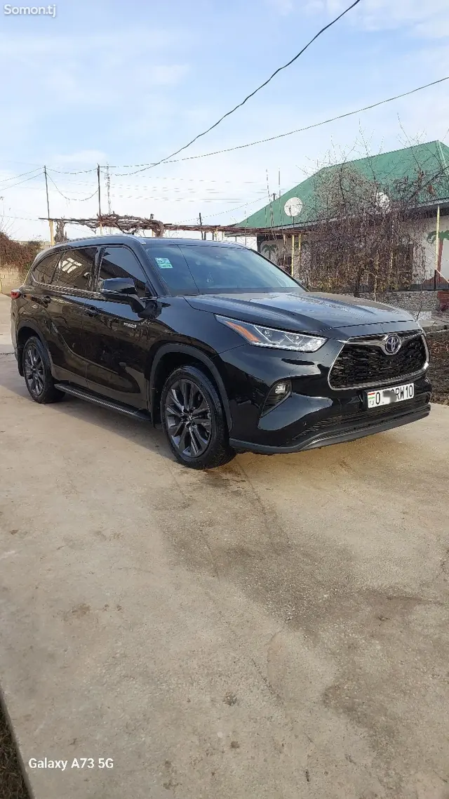 Toyota Highlander 2021 · 2.5 AT