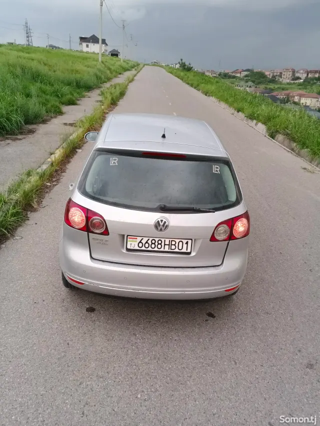 Volkswagen Golf 2006 · 1.4 MT