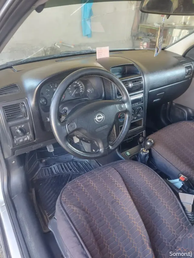 Opel Astra G 2001 · 1.6 MT
