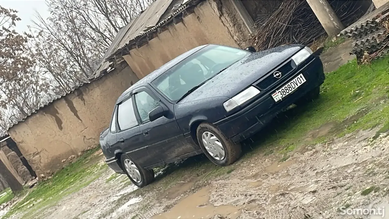 Opel Vectra A 1992 · 1.6 MT