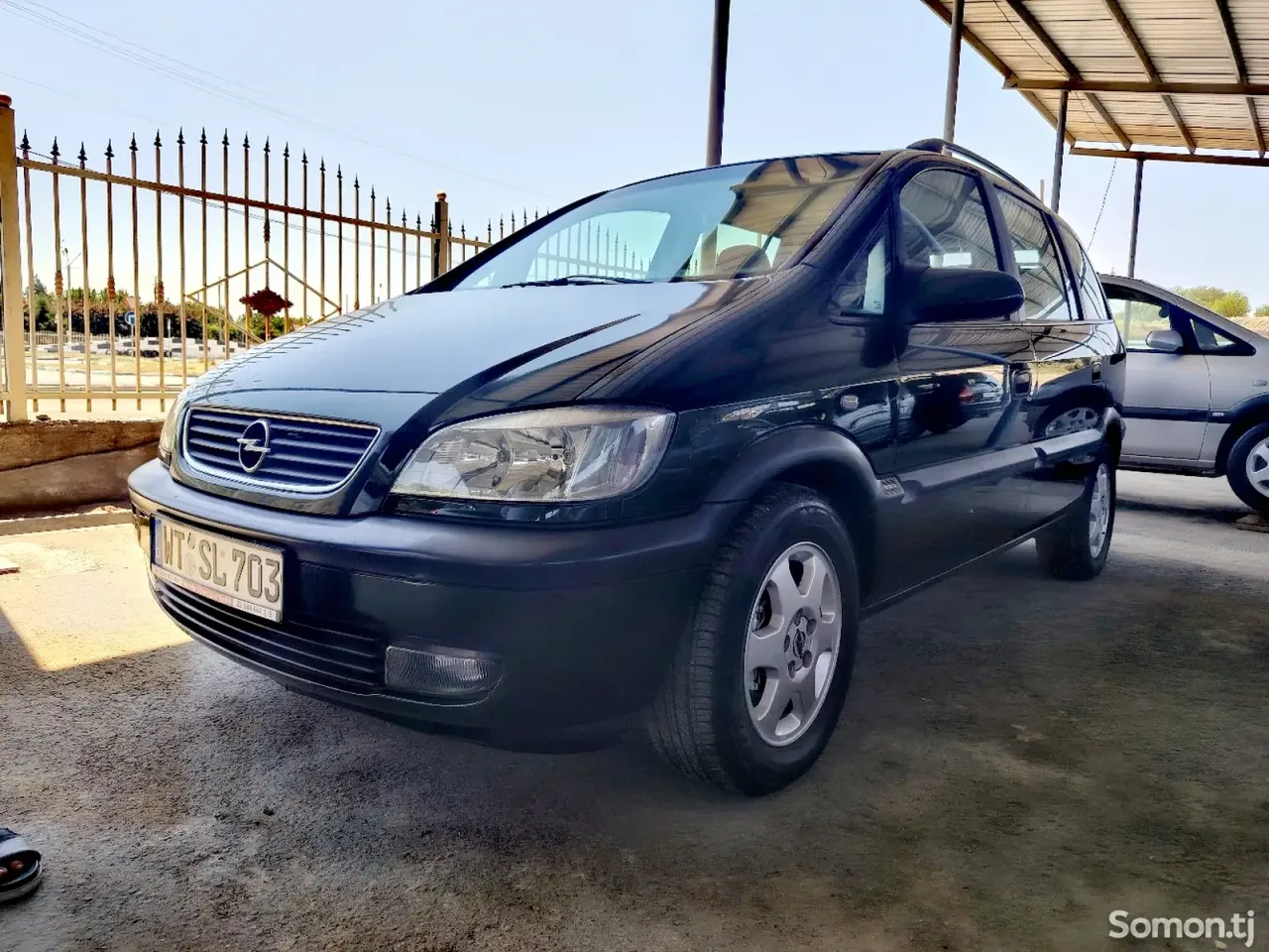 Opel Zafira 2001 · 1.6 MT