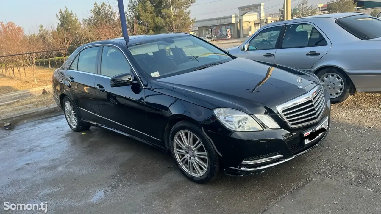 Mercedes-Benz E class 2011 · 3.0 AT