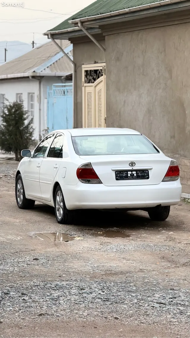 Toyota Camry 2002 · 2.4 AT