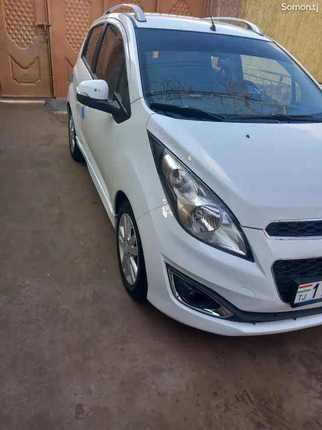 Chevrolet Spark 2014 · 1.3 AT