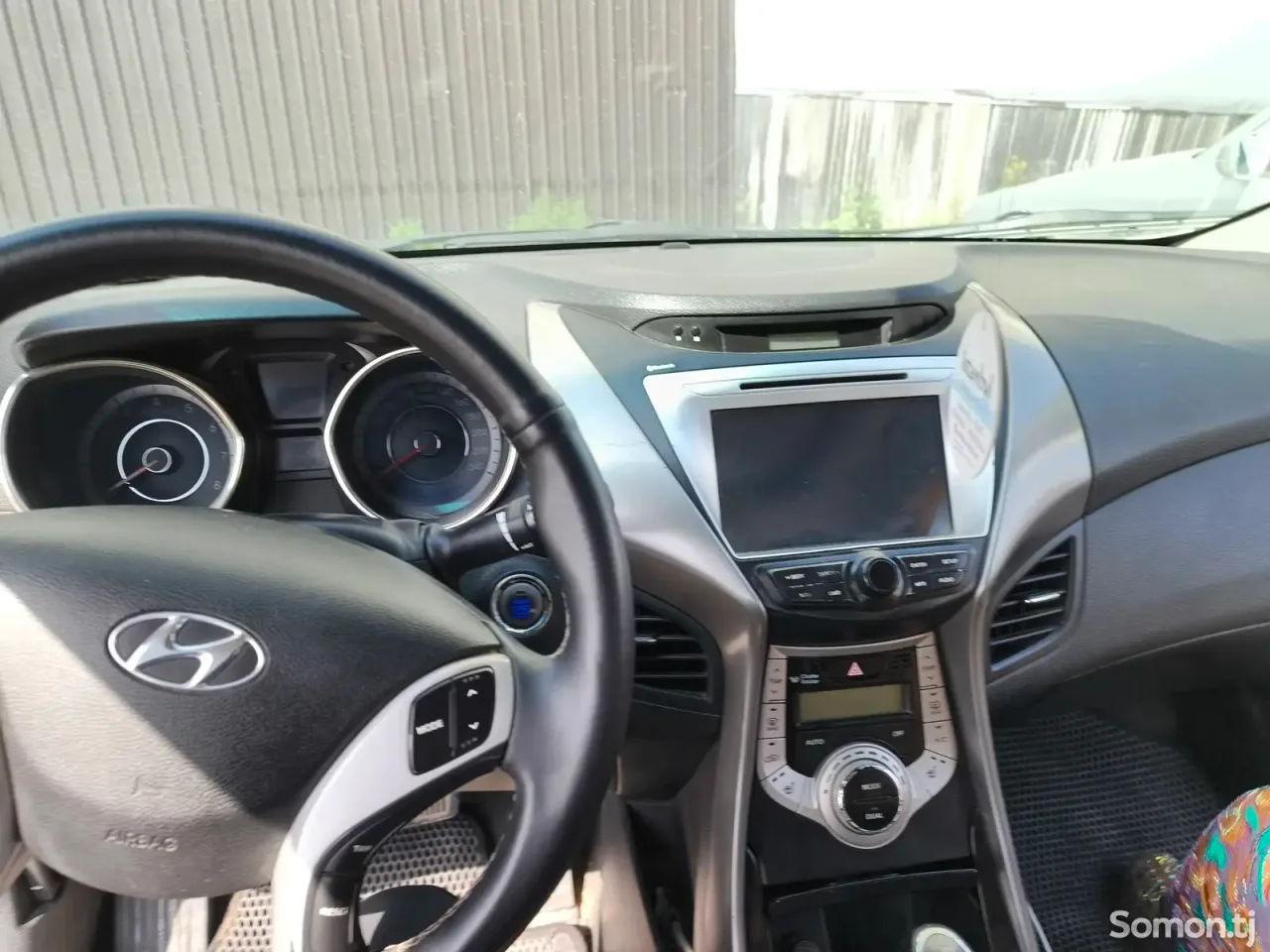 Hyundai Avante 2012 · 1.6 AT