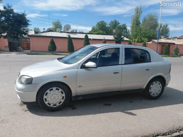 Opel Astra G 1998 · 1.6 MT