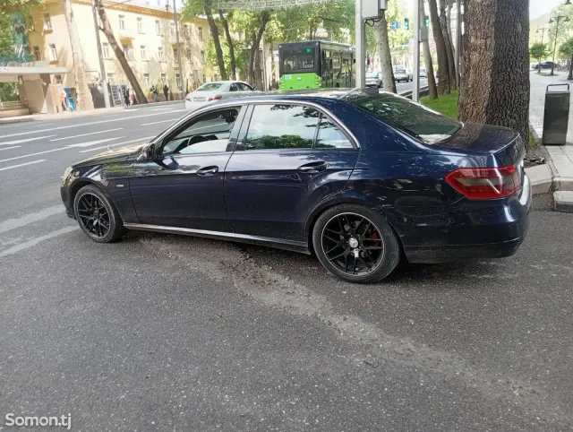 Mercedes-Benz E class 2010 · 2.2 AT