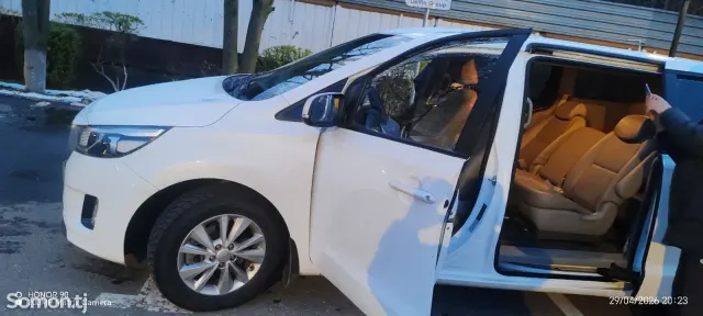 Kia Carnival 2016 · 2.2 AT