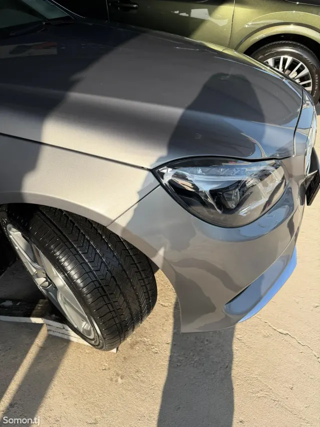 Mercedes-Benz E class 2015 · 3.5 AT