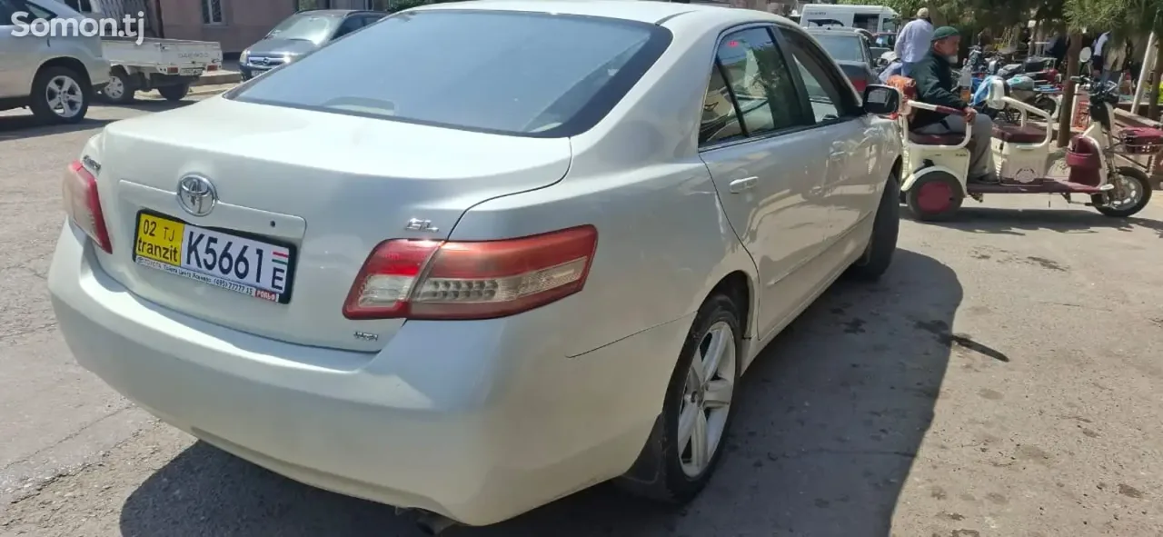 Toyota Camry 2011 · 2.4 AT