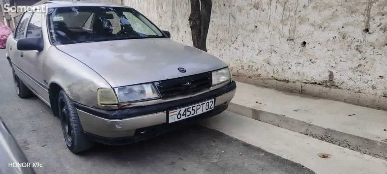Opel Vectra A 1991 · 1.6 MT