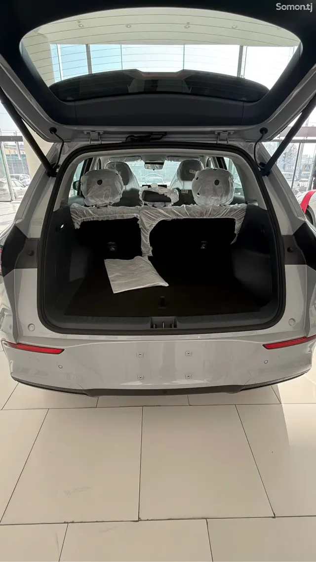 Geely Galaxy E5 2025 · AT