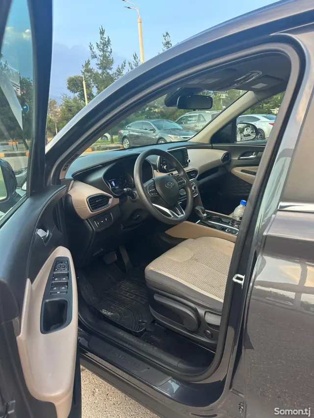 Hyundai Santa Fe 2020 · 2.4 AT