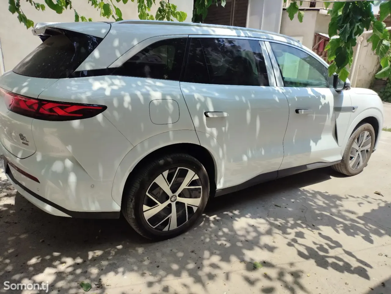 BYD Tang 2025 · AT