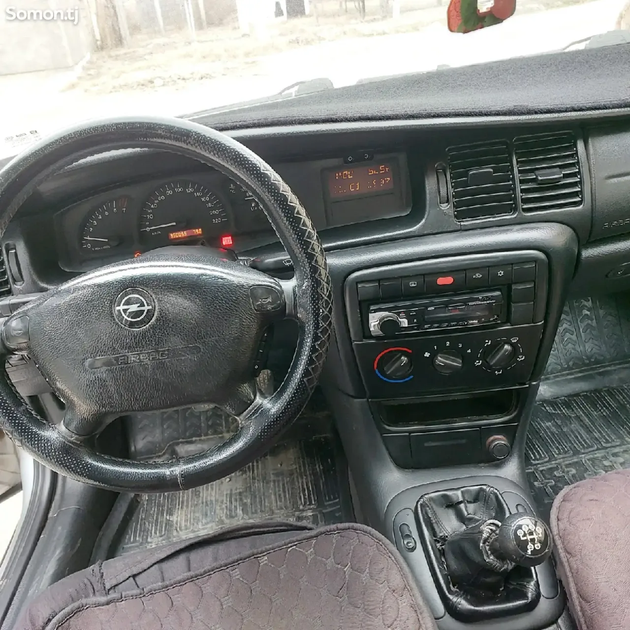 Opel Vectra B 2000 · 1.6 MT
