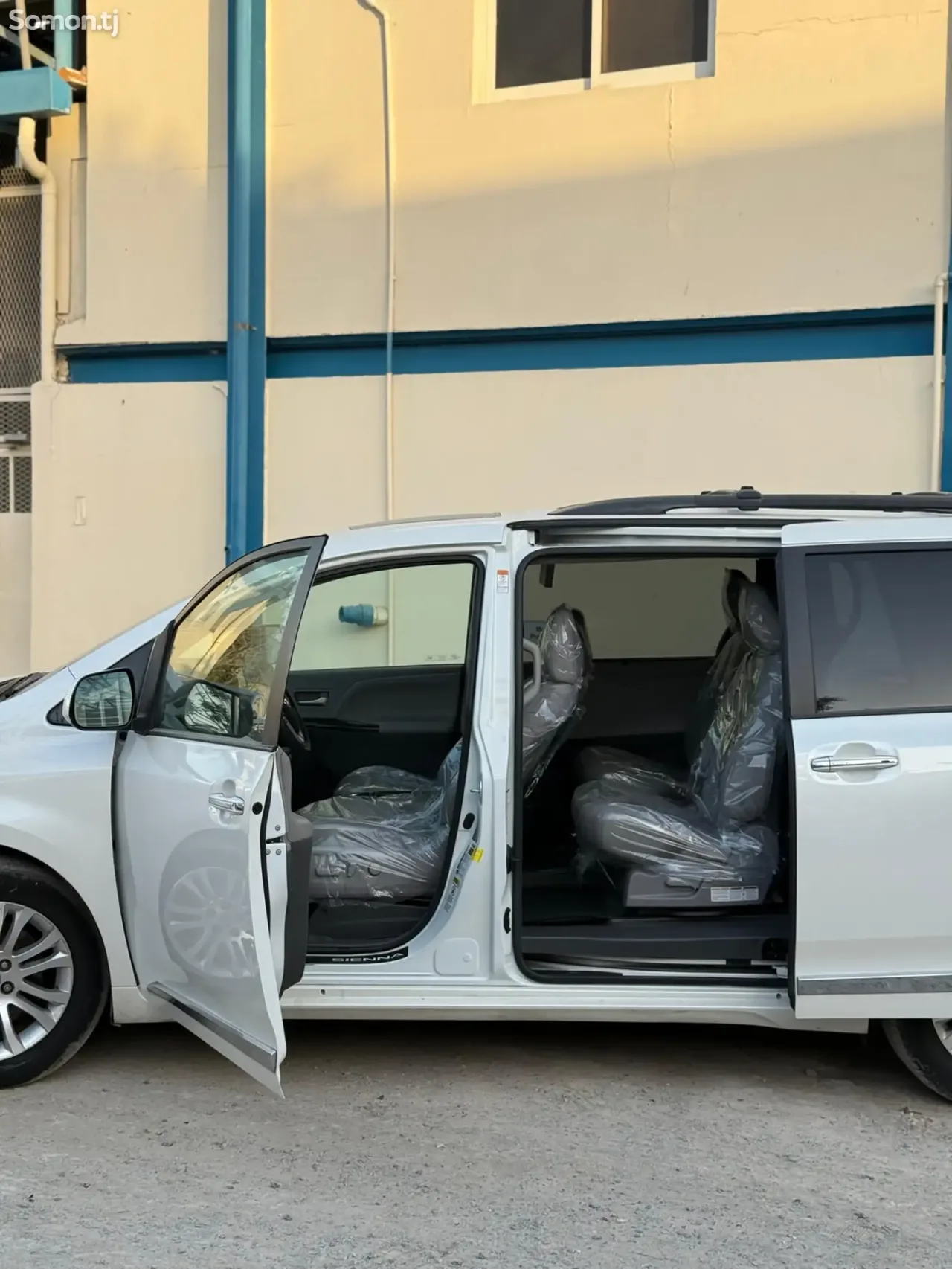 Toyota Sienna 2017 · 3.5 AT