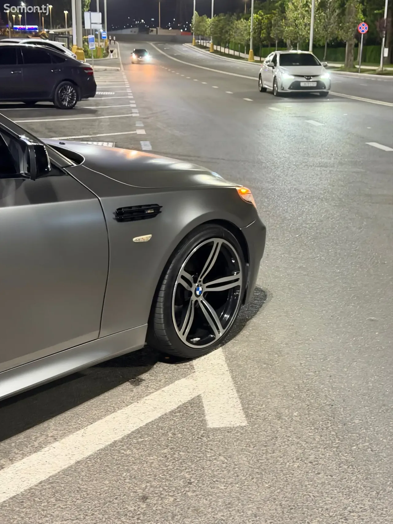 BMW 5 series 2010 · 3.0 AT