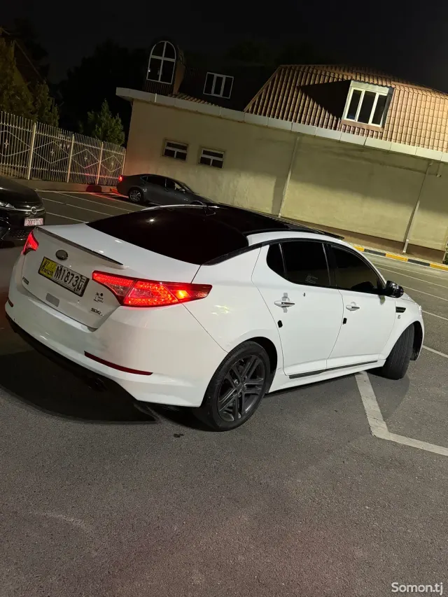 Kia K5 2012 · 2.2 AT