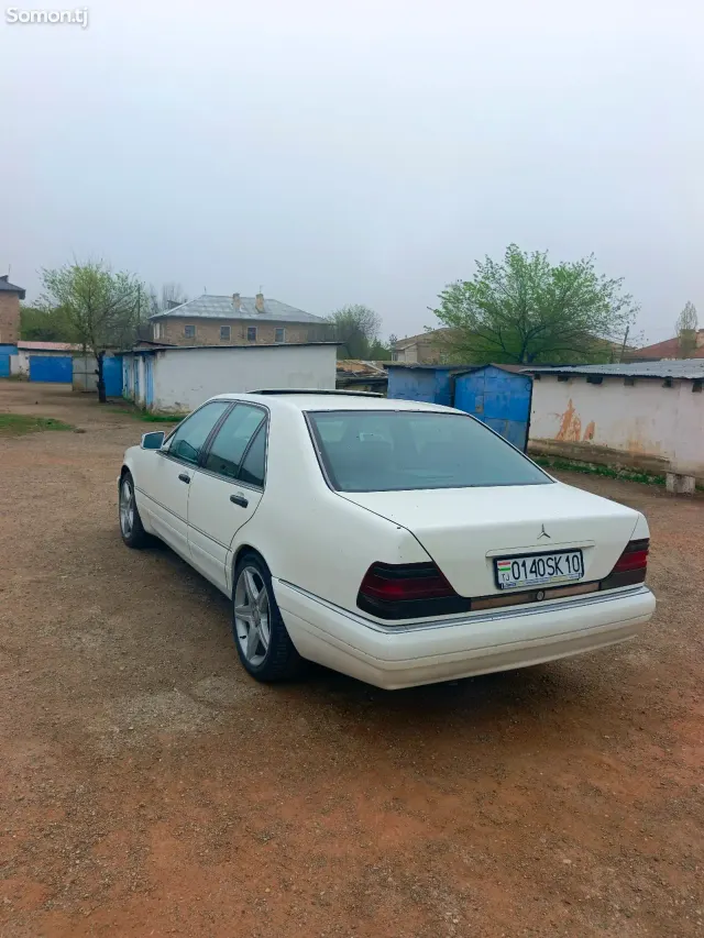 Mercedes-Benz S class 1995 · 3.5 AT