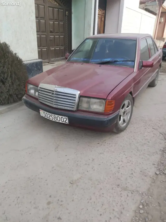 Mercedes-Benz W201 1991 · 1.8 MT