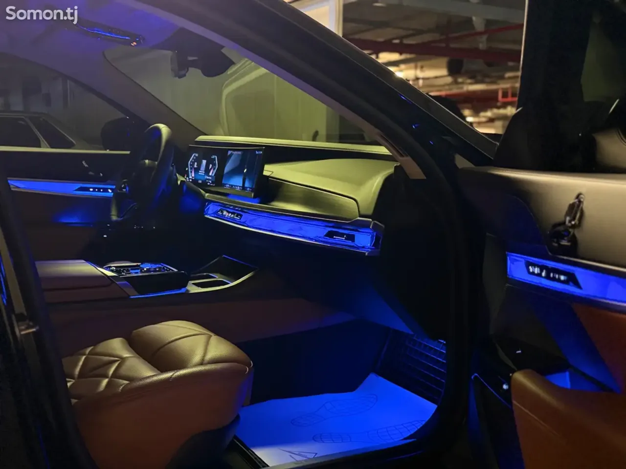 BMW 7 series 2023 · 4.0 AT