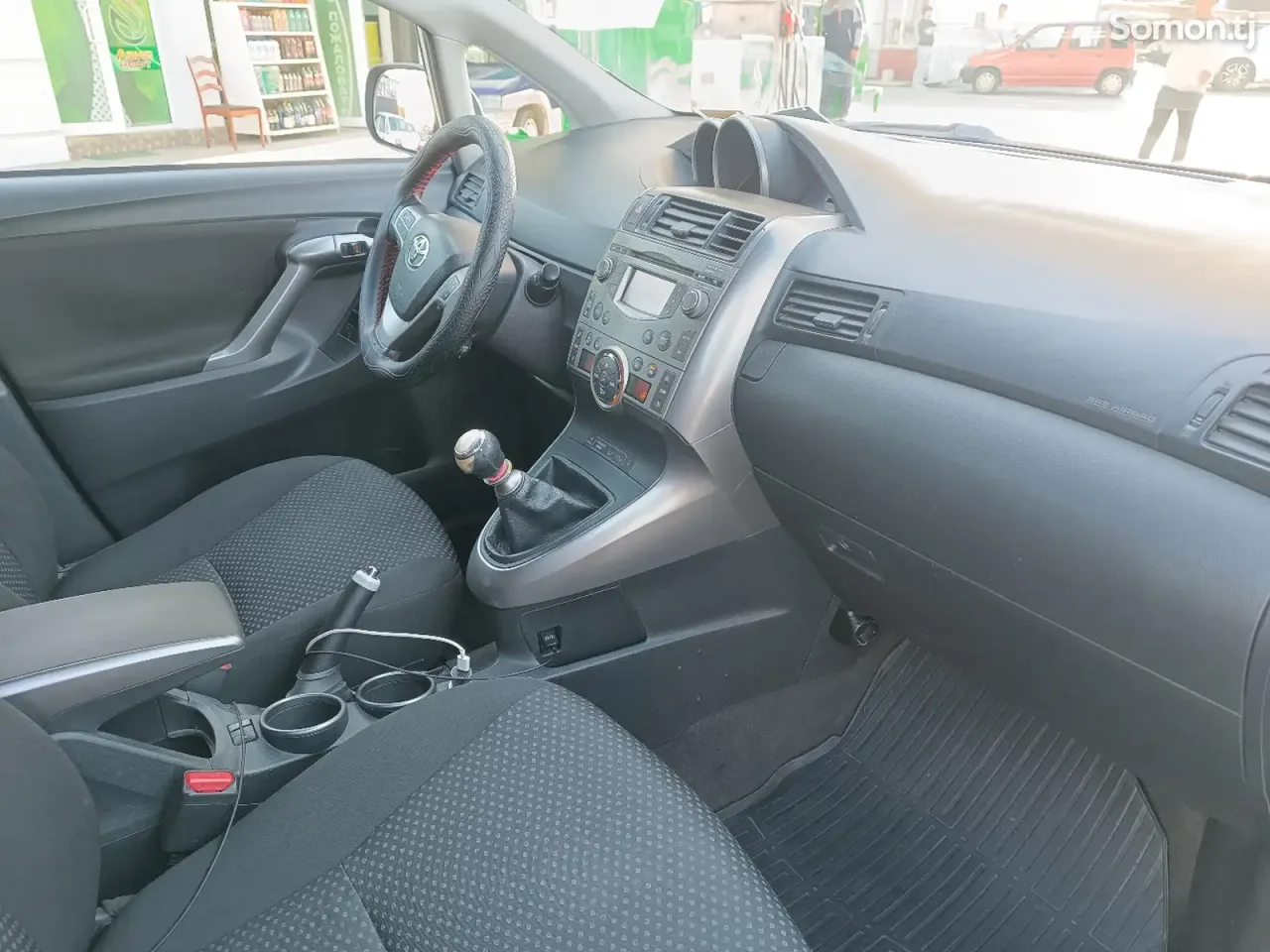 Toyota Corolla Verso 2009 · 1.9 MT