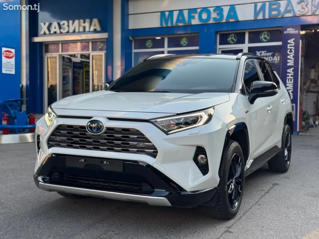 Toyota RAV 4 2021 · 2.5 AT