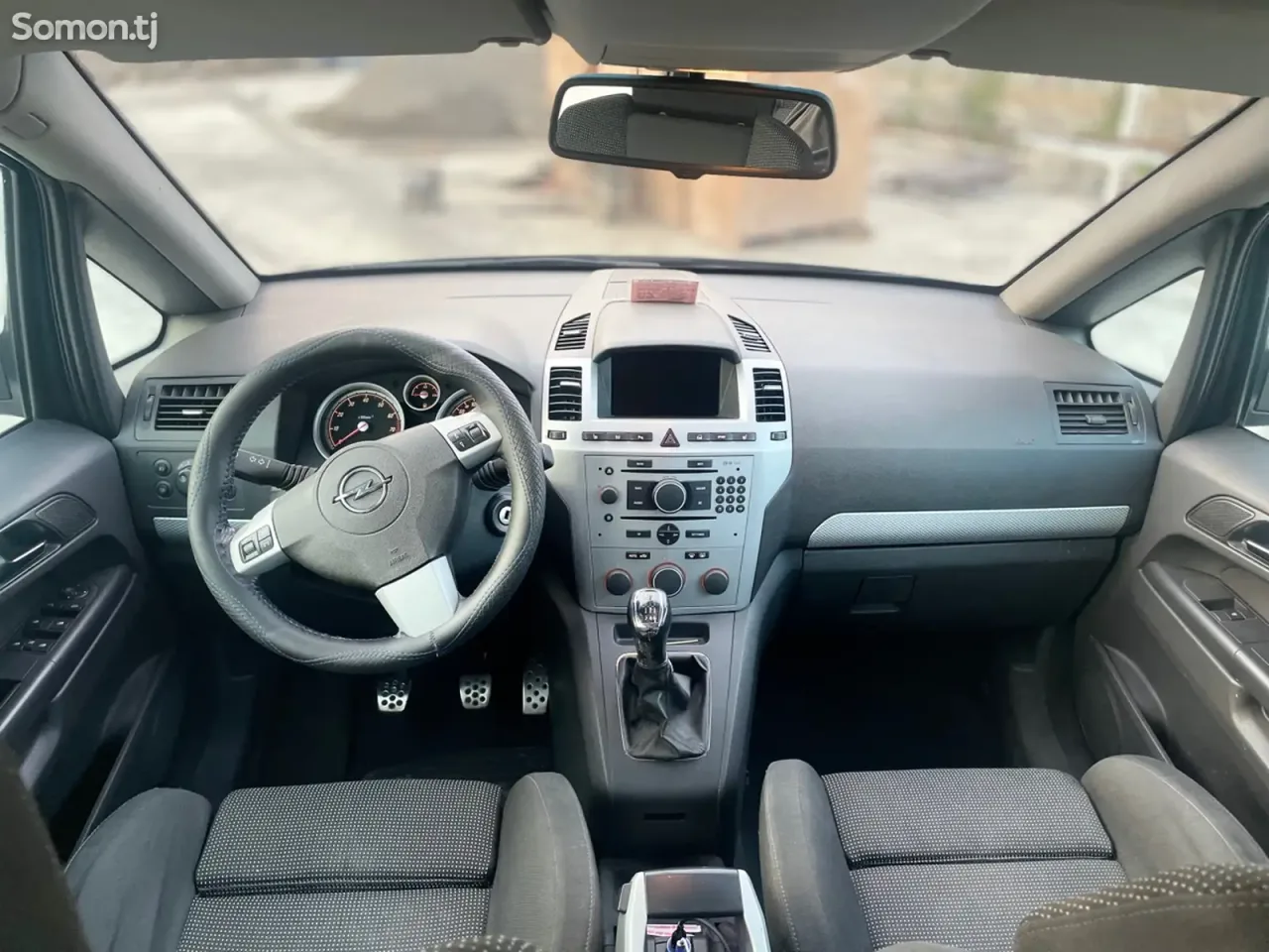 Opel Zafira 2006 · 2.2 MT