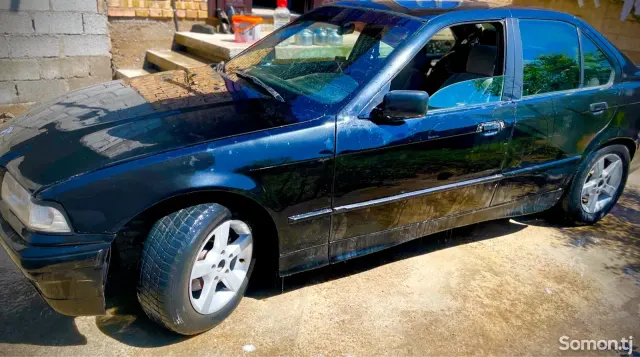 BMW 3 series 1992 · 1.8 MT