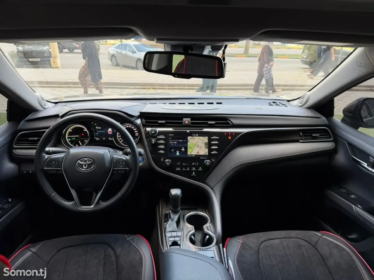 Toyota Camry 2018 · 2.5 AT