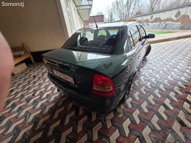 Opel Astra G 2001 · 1.6 MT
