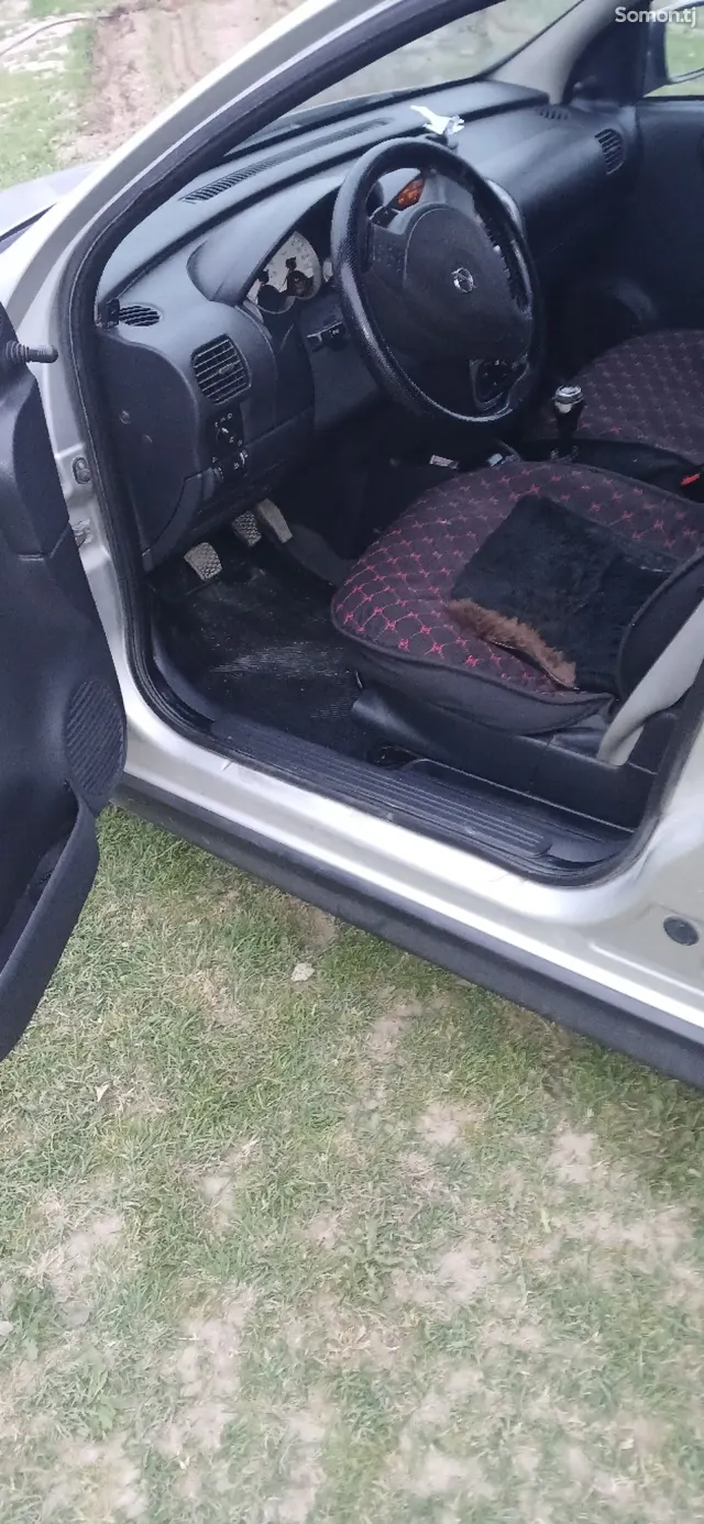 Opel Corsa 2006 · 1.6 MT