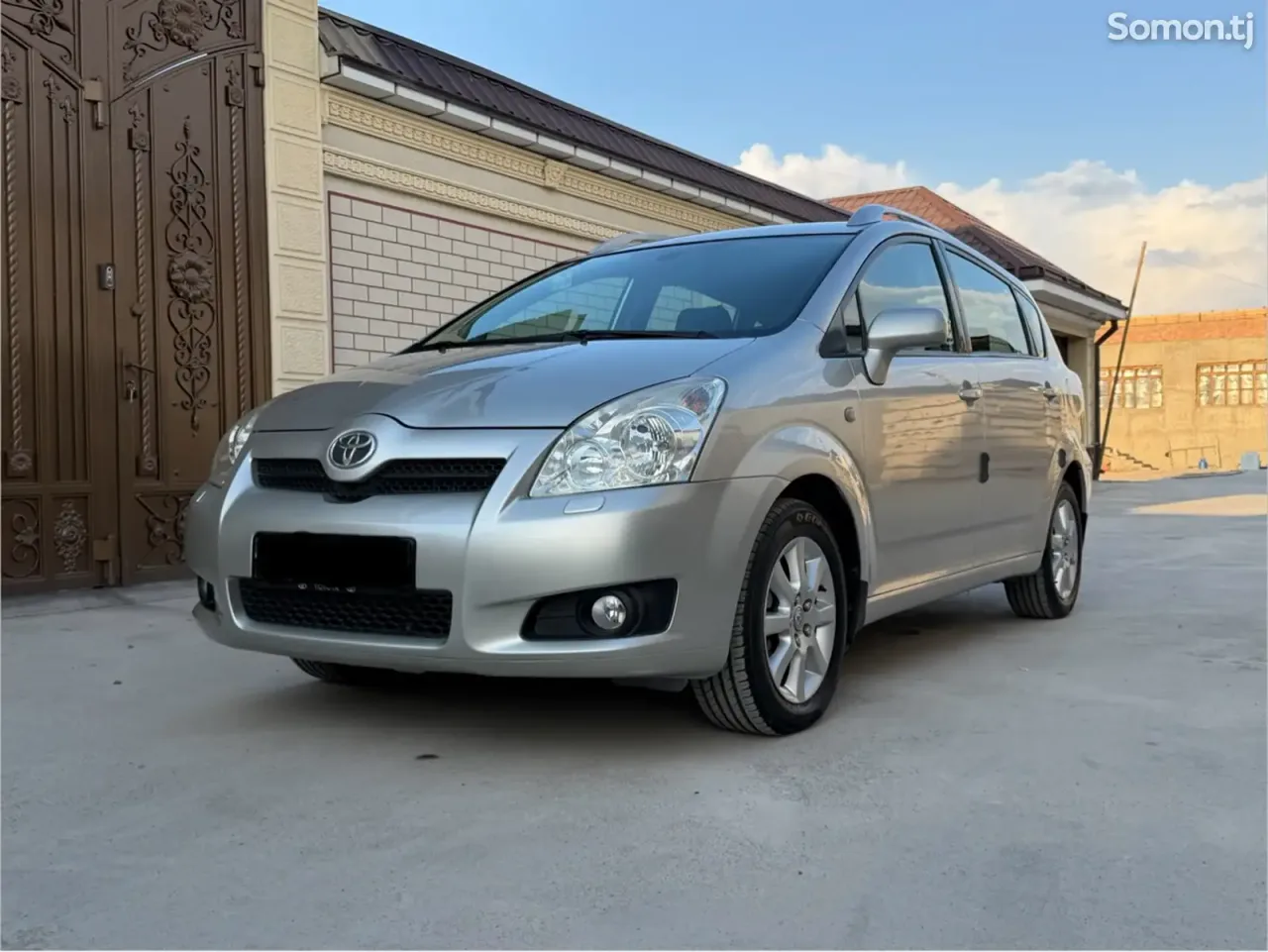 Toyota Corolla Verso 2008 · 2.2 MT