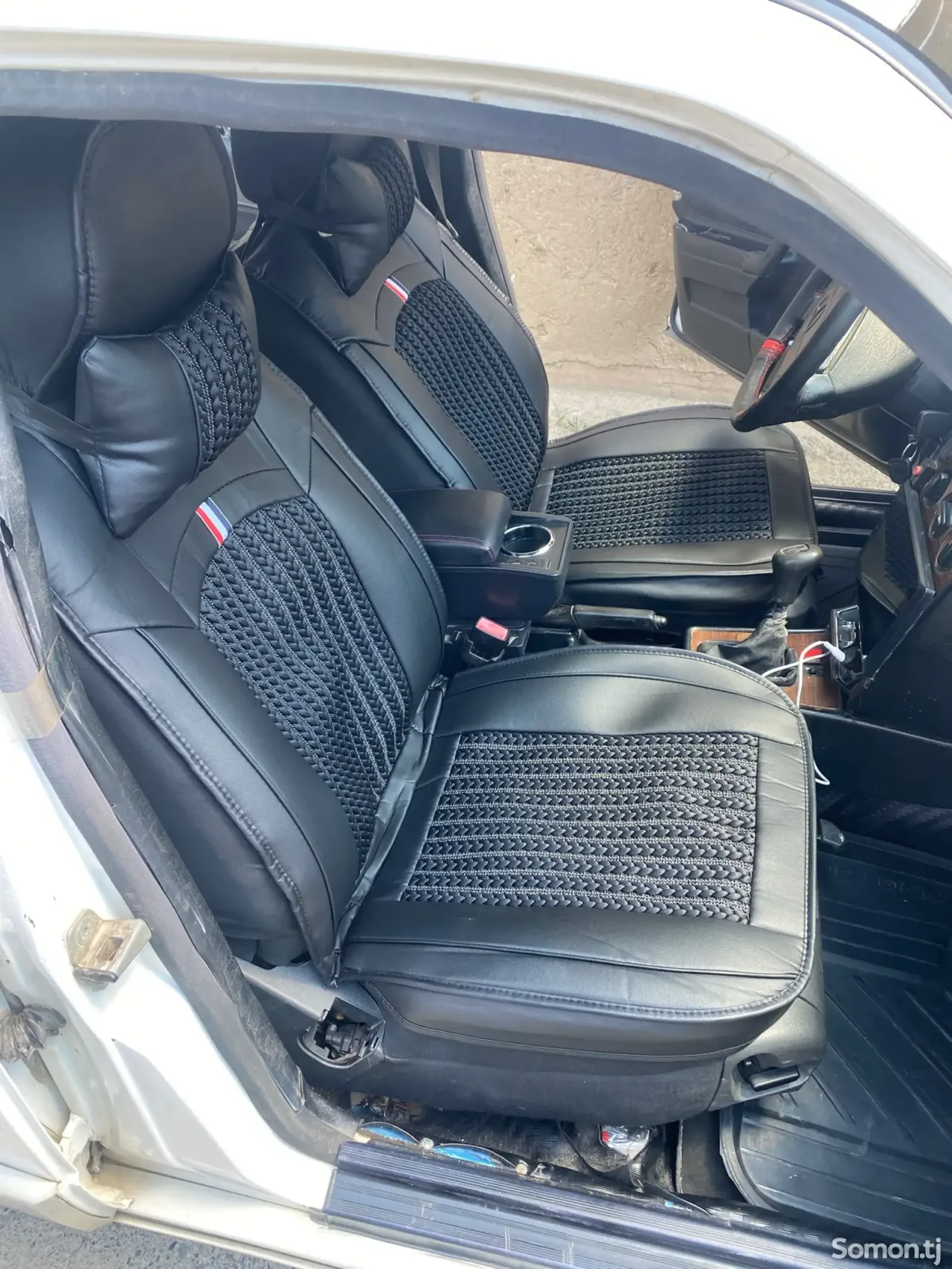 Mercedes-Benz W201 1989 · 2.0 MT