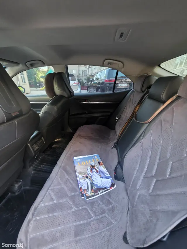 Toyota Camry 2019 · 2.5 AT