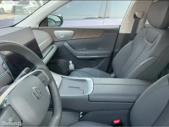 Leapmotor C11 2025 · AT