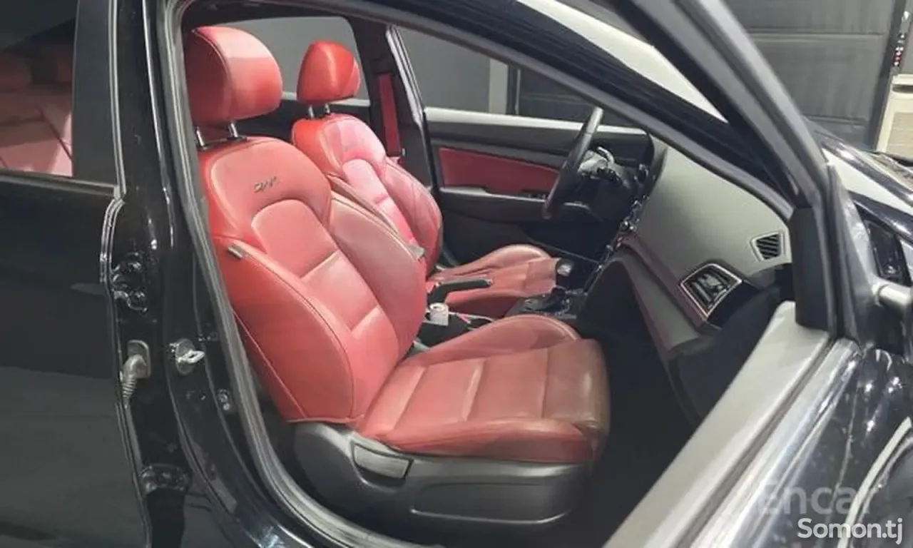 Hyundai Elantra 2017 · 2.0 AT