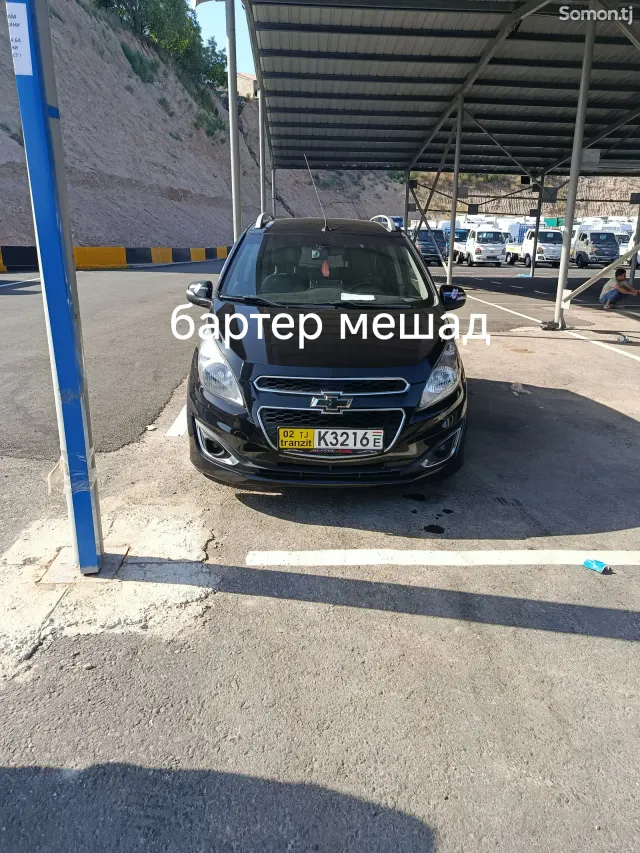 Chevrolet Spark 2015 · 1.0 AT