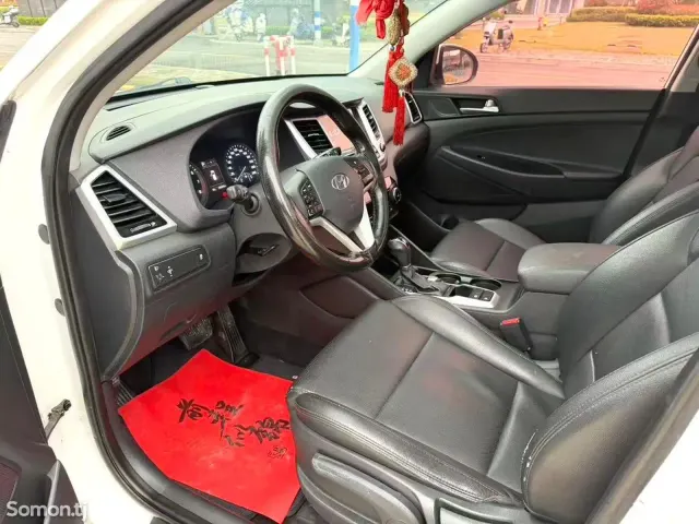 Hyundai Tucson 2016 · 1.6 AT
