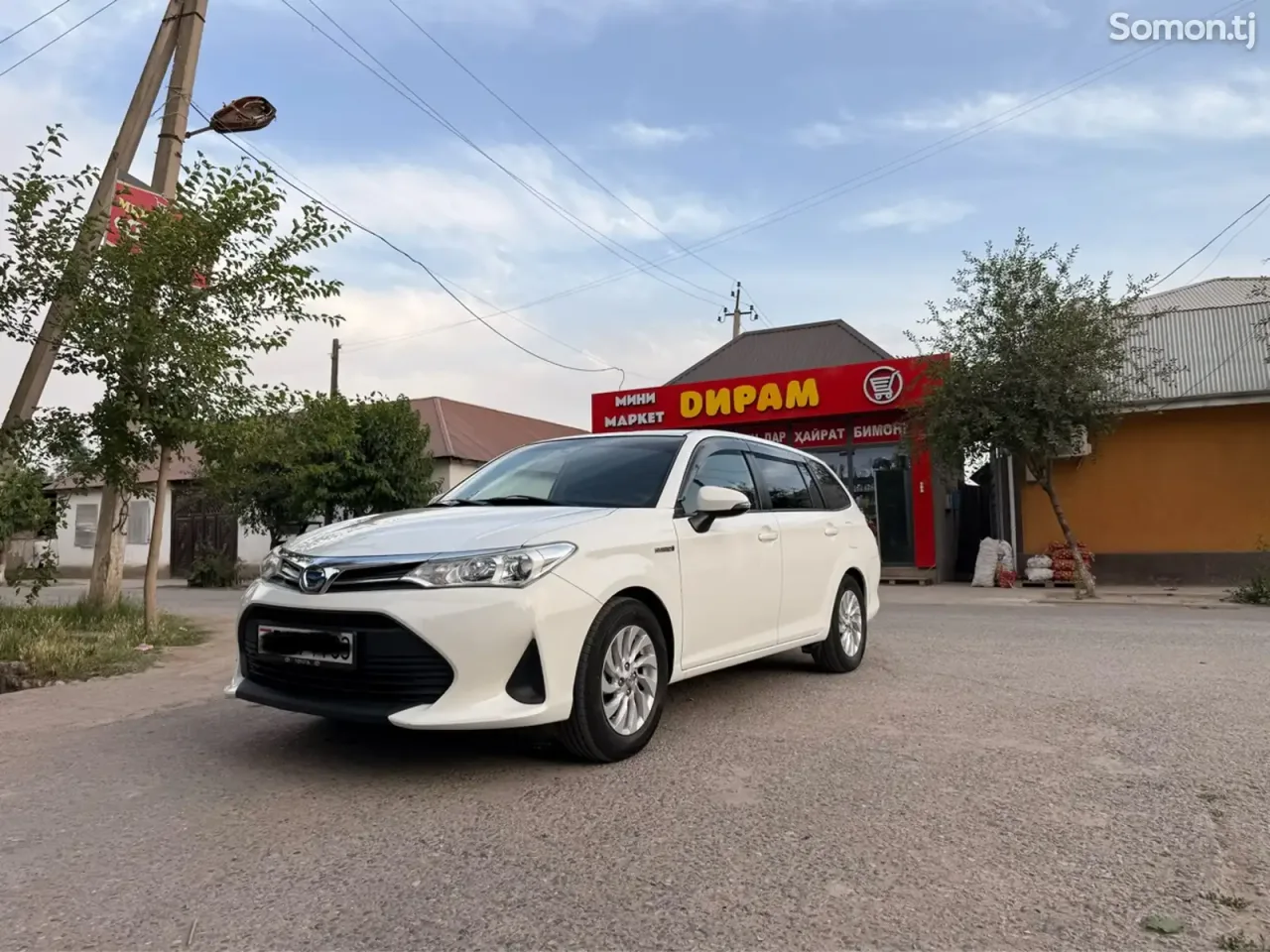 Toyota Fielder 2017 · 1.5 AT