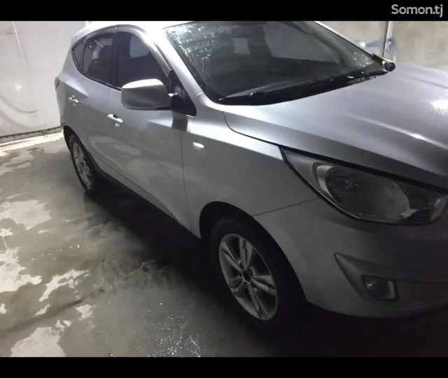 Hyundai Tucson 2011 · 2.0 AT