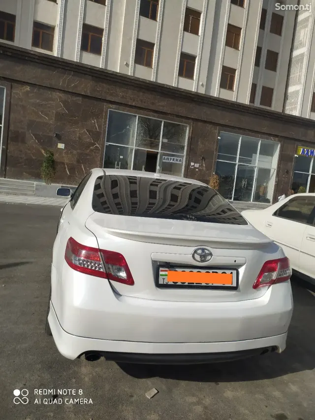 Toyota Camry 2011 · 2.5 AT