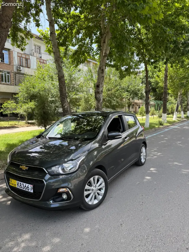 Chevrolet Spark 2016 · 0.8 AT