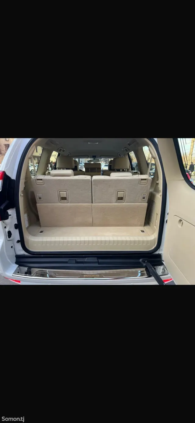 Toyota Land Cruiser Prado 2015 · 4.0 AT