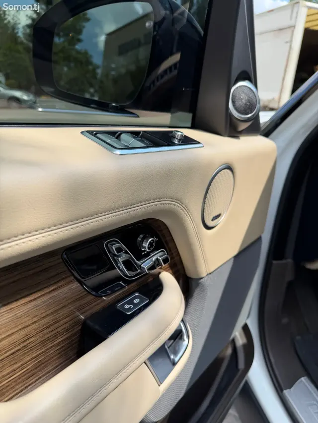 Land Rover Vogue 2019 · 3.0 AT